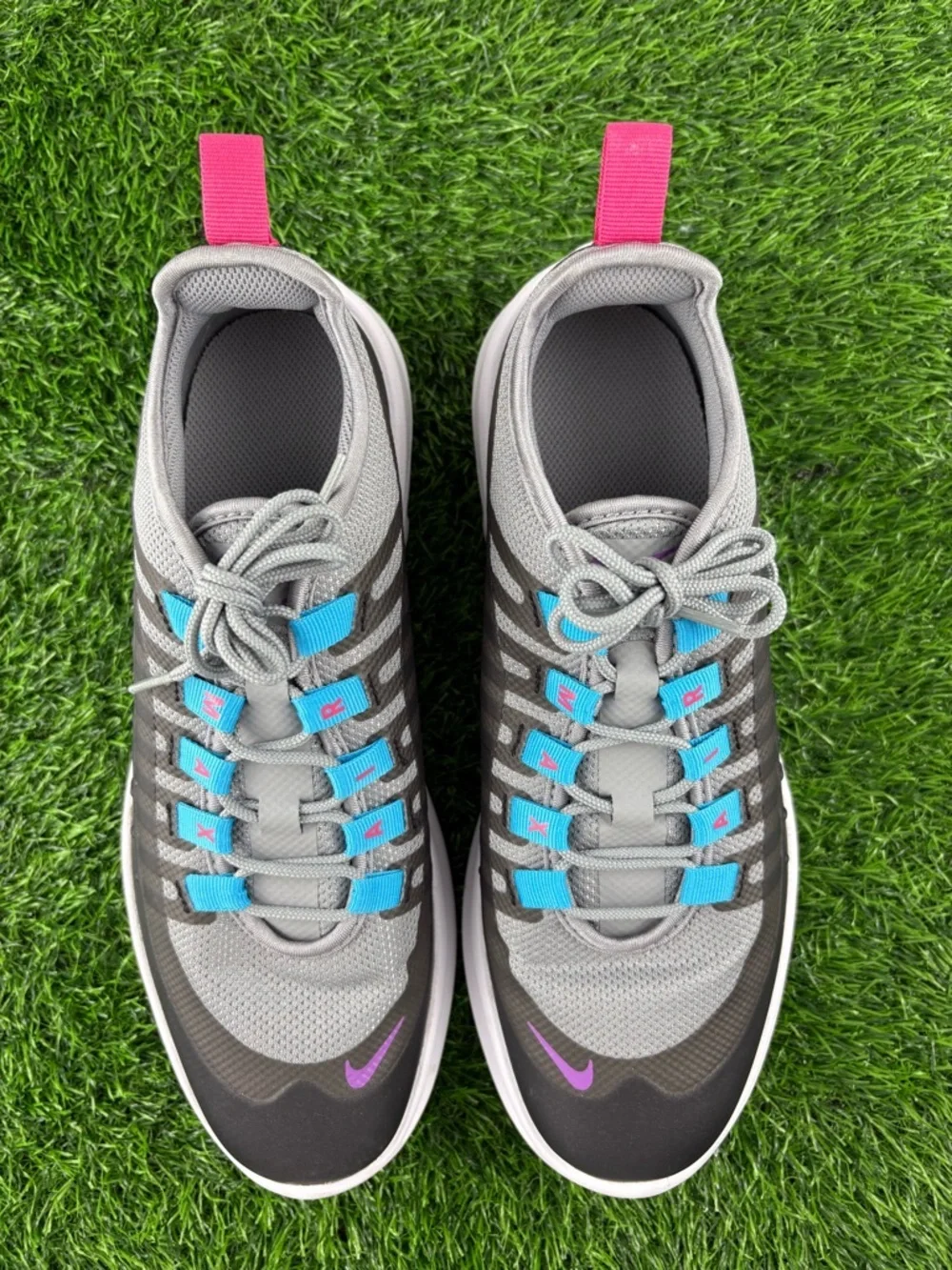 NWOT Nike Air Max Axis GS Running Shoes